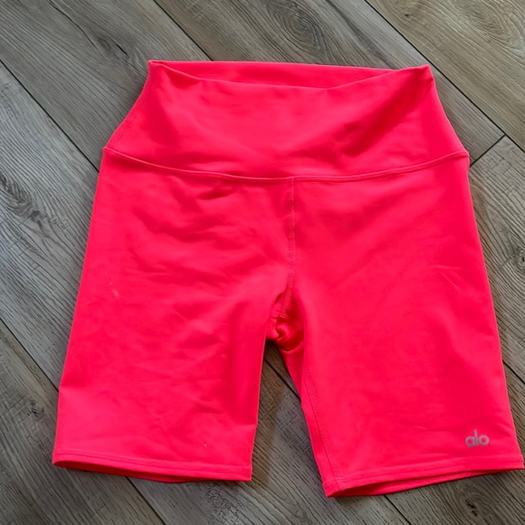 Alo high-waist bike short - 7 inches - hot pink - Picture 1 of 2